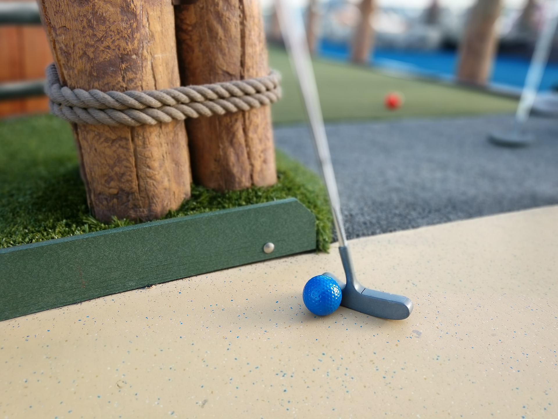 Mini golf putter and ball 