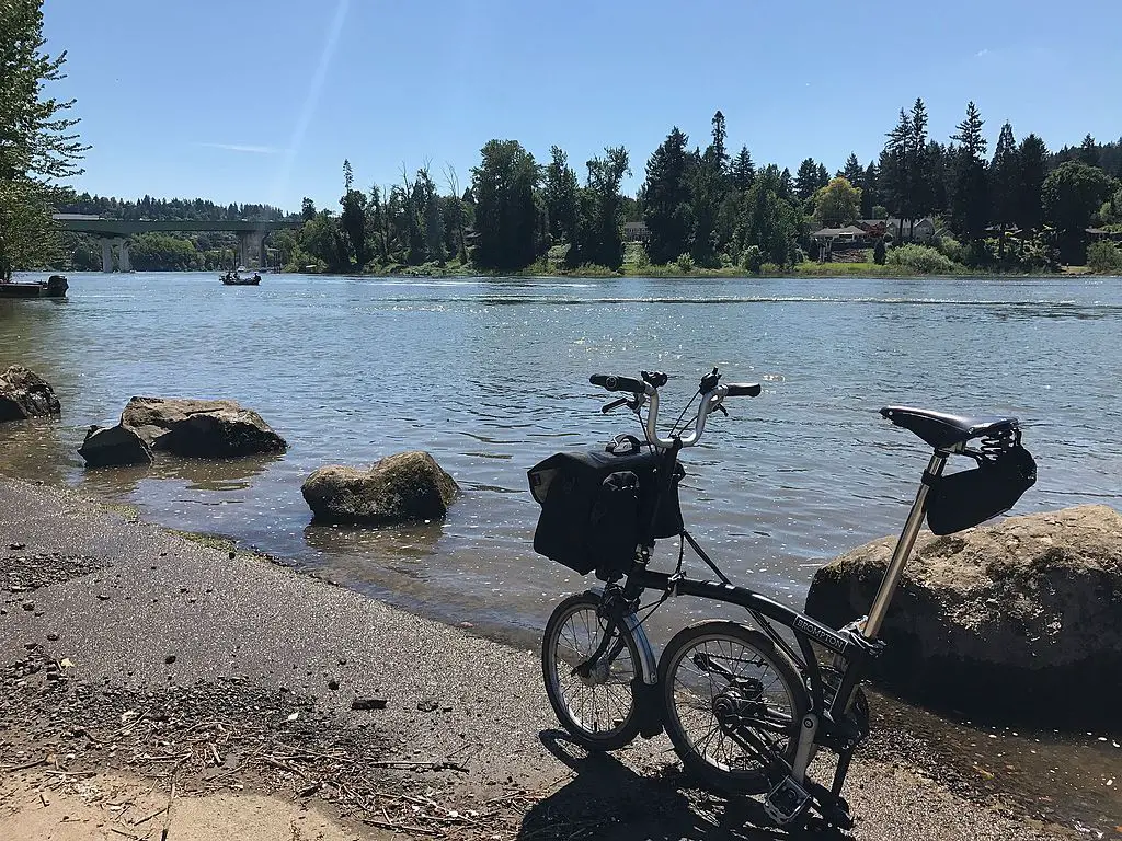Bike next to the Willamette River